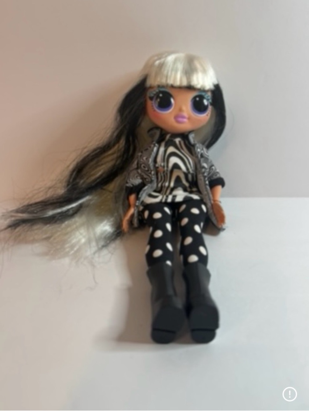 LOL Surprise Dolls OMG LIGHTS DOLL GROOVY BABE Big Doll Black White Hair nice